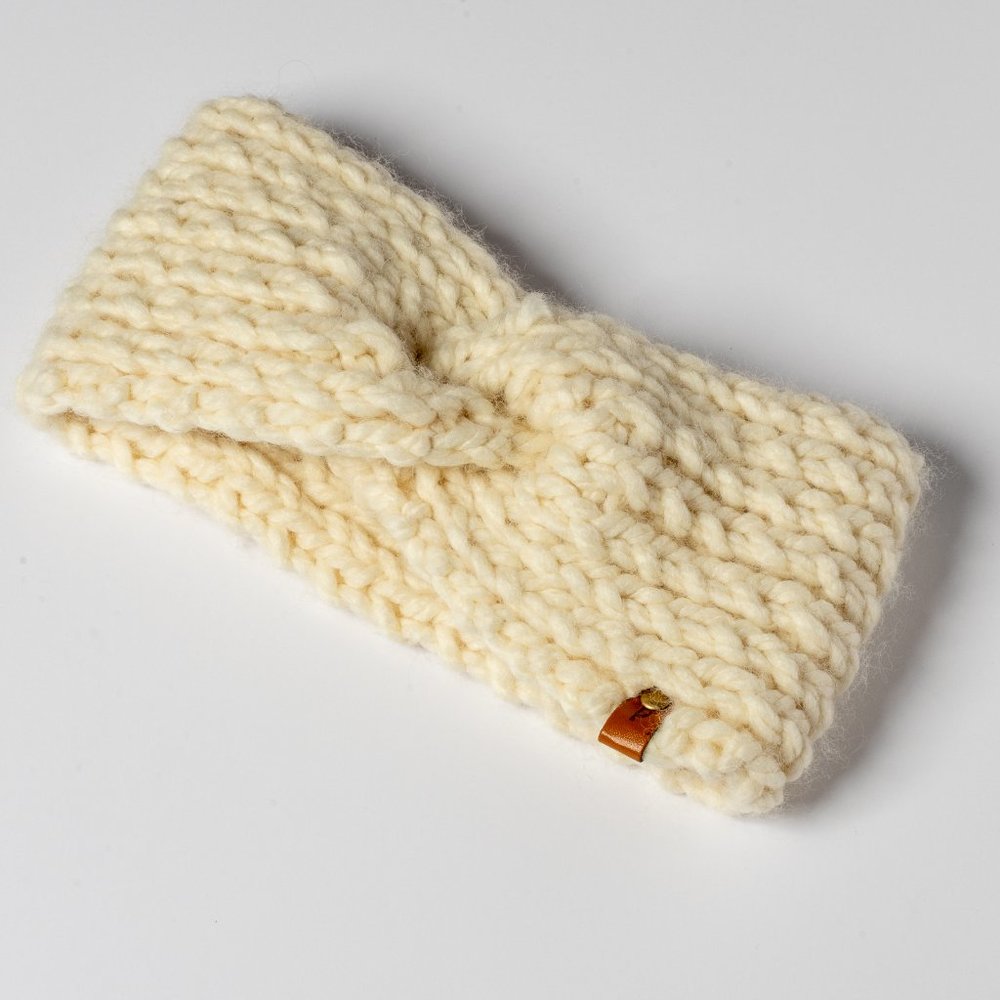 Chunky knit headband with twist